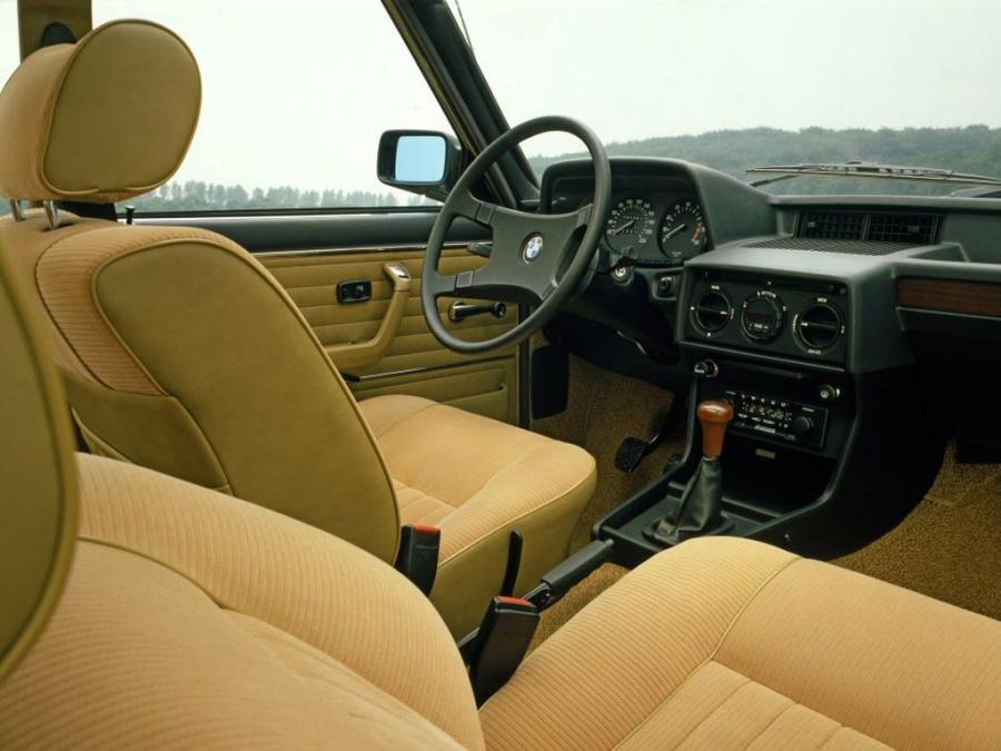  BMW 525 Sedan 1976 года  (фото 3 из 10)